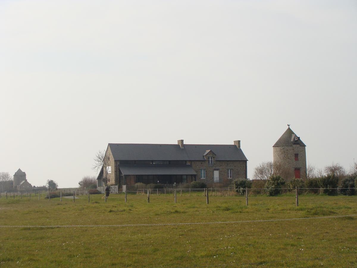 Chambres D'Hotes Le Petit Angle Saint-Broladre Exteriör bild